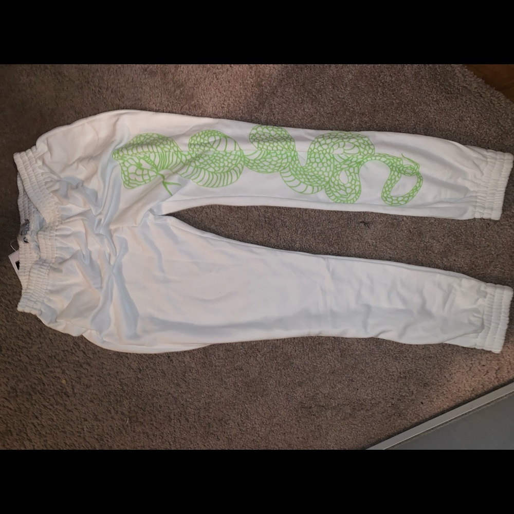 Adika dragon sweatpants